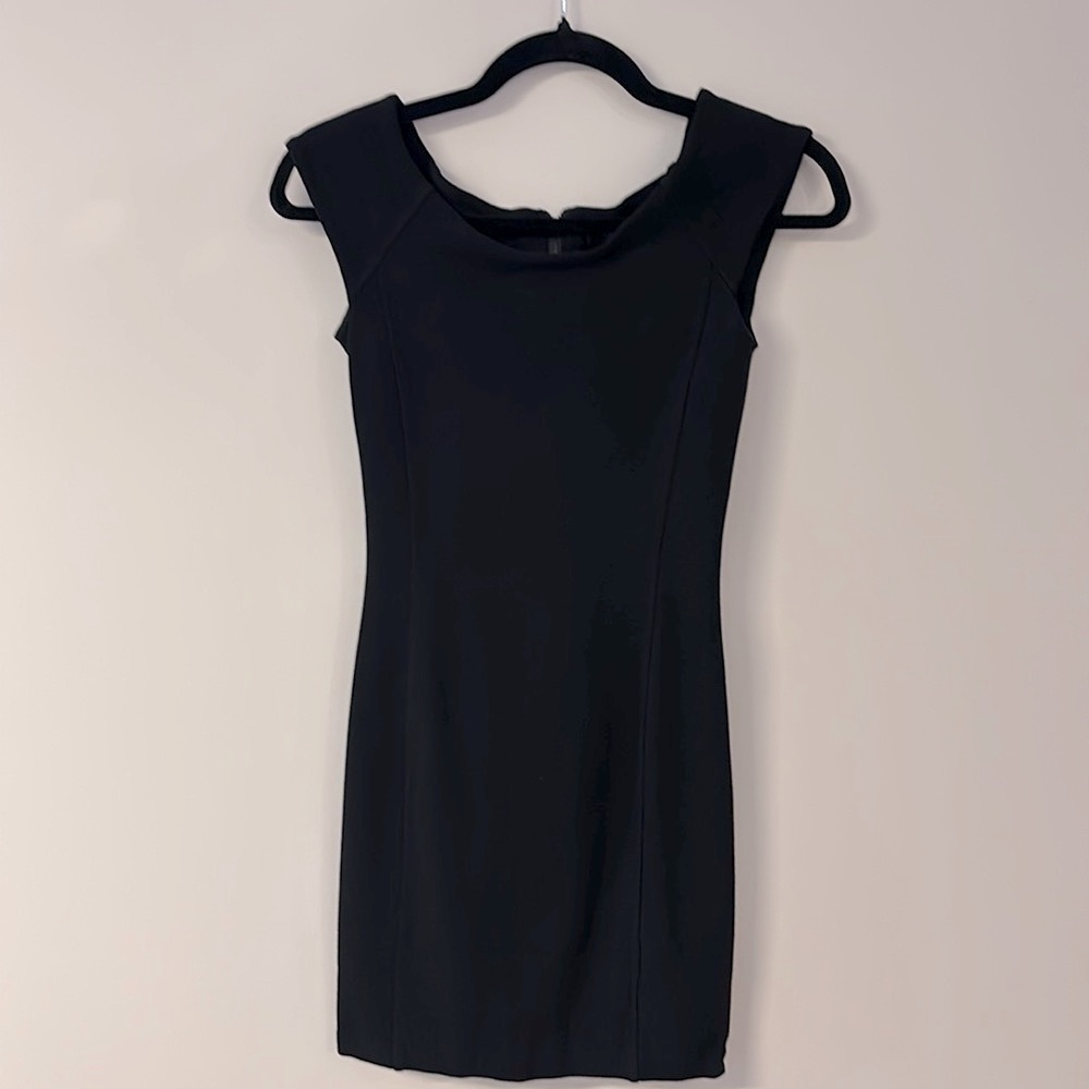 Aritizia Talula bodycon black sleeveless dress